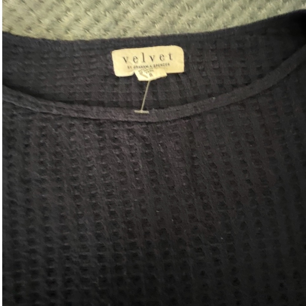 Navy Blue V-Neck Ribbed Sweater - Picture 2 of 4